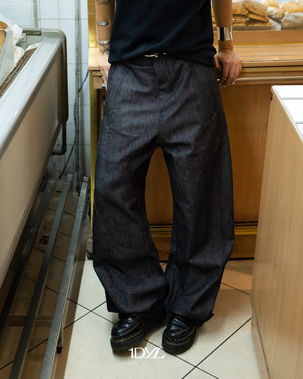 1dyLL Phantom Curve One Dollar Pants