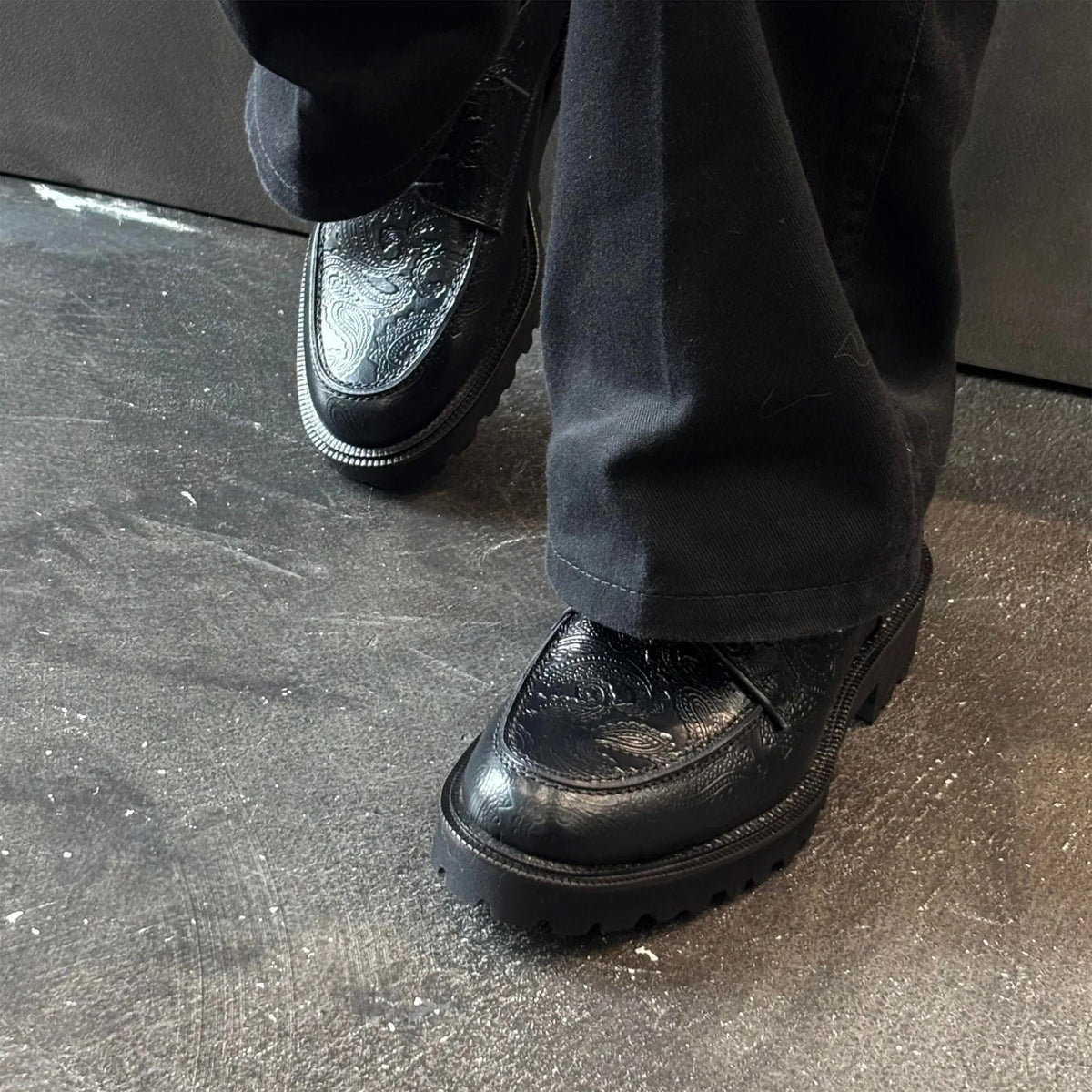 Kenford New Classic U-Tip "Black Paisley"